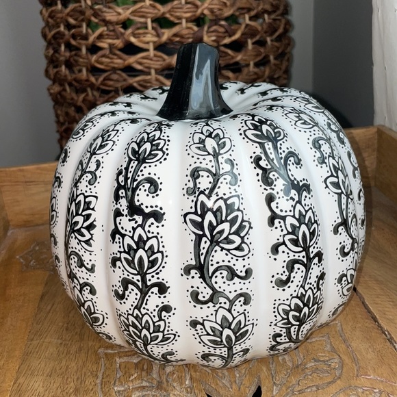 🍁HPx3🍁Black & White Boho Chic Ceramic Pumpkin Decor! NWT - Picture 7 of 16